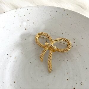 Vintage Gold Bow Brooch pin